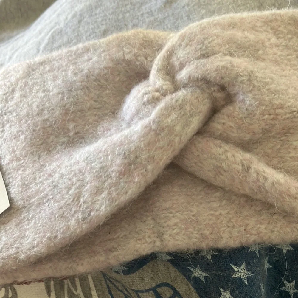Universal thread headband NWT